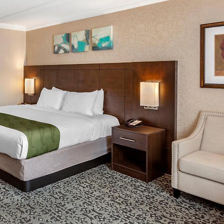 Quality Inn & Conference Centre Мидланд Екстериор снимка