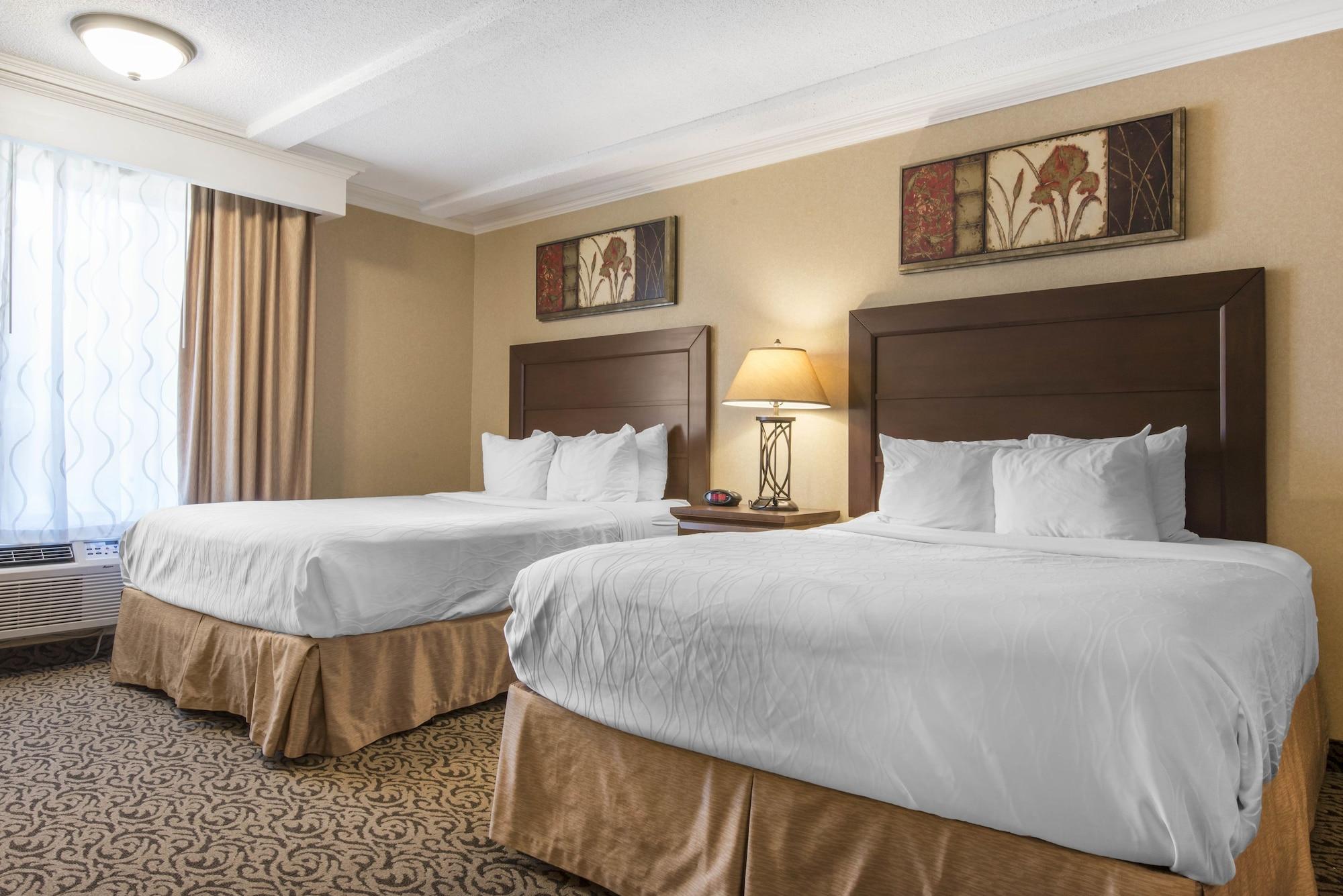 Quality Inn & Conference Centre Мидланд Екстериор снимка
