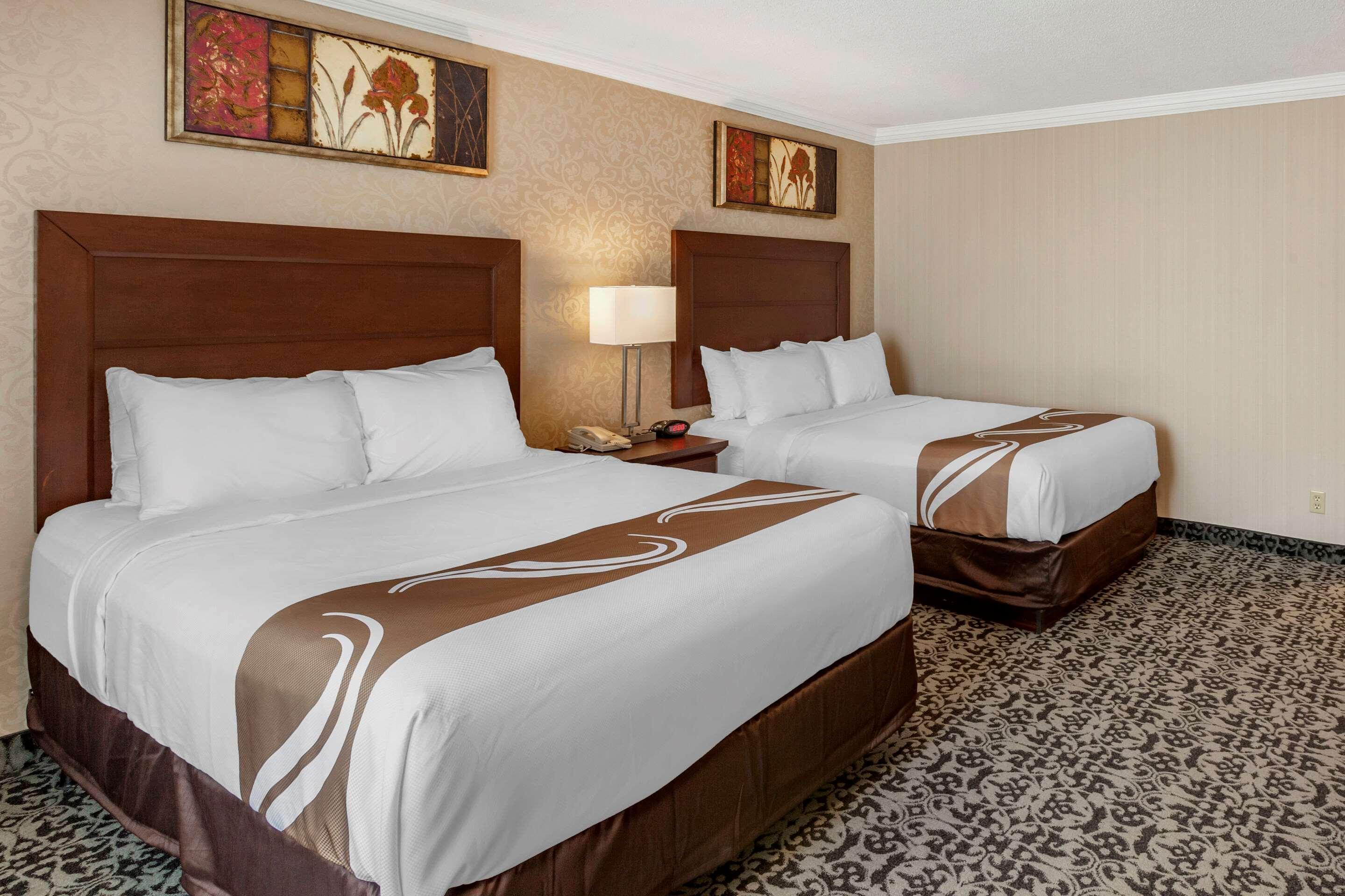 Quality Inn & Conference Centre Мидланд Екстериор снимка
