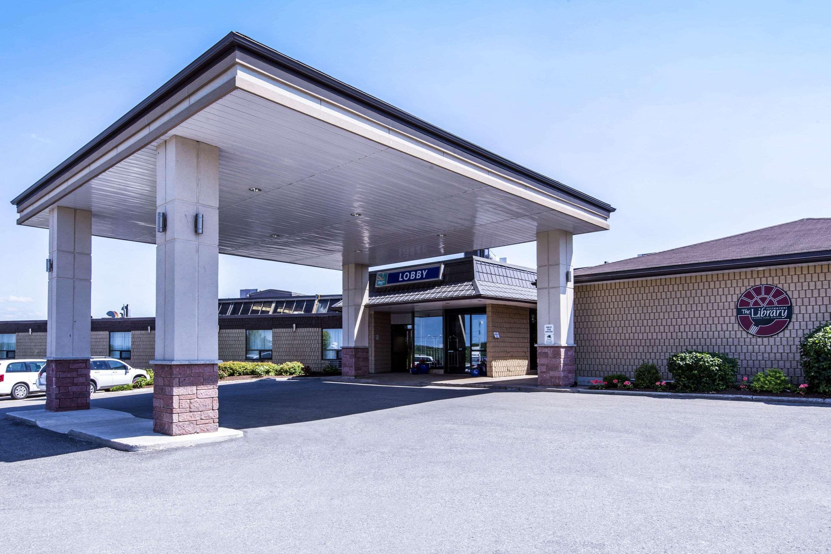 Quality Inn & Conference Centre Мидланд Екстериор снимка