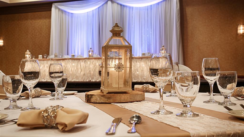 Quality Inn & Conference Centre Мидланд Екстериор снимка