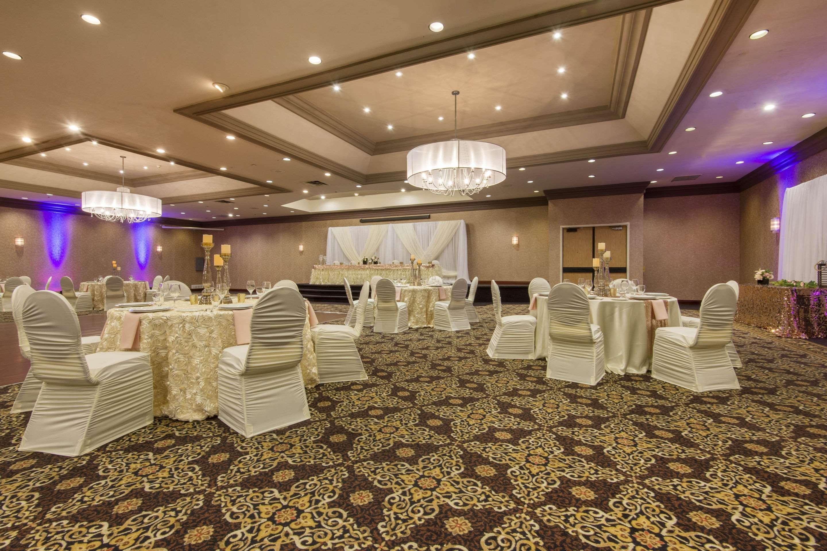 Quality Inn & Conference Centre Мидланд Екстериор снимка