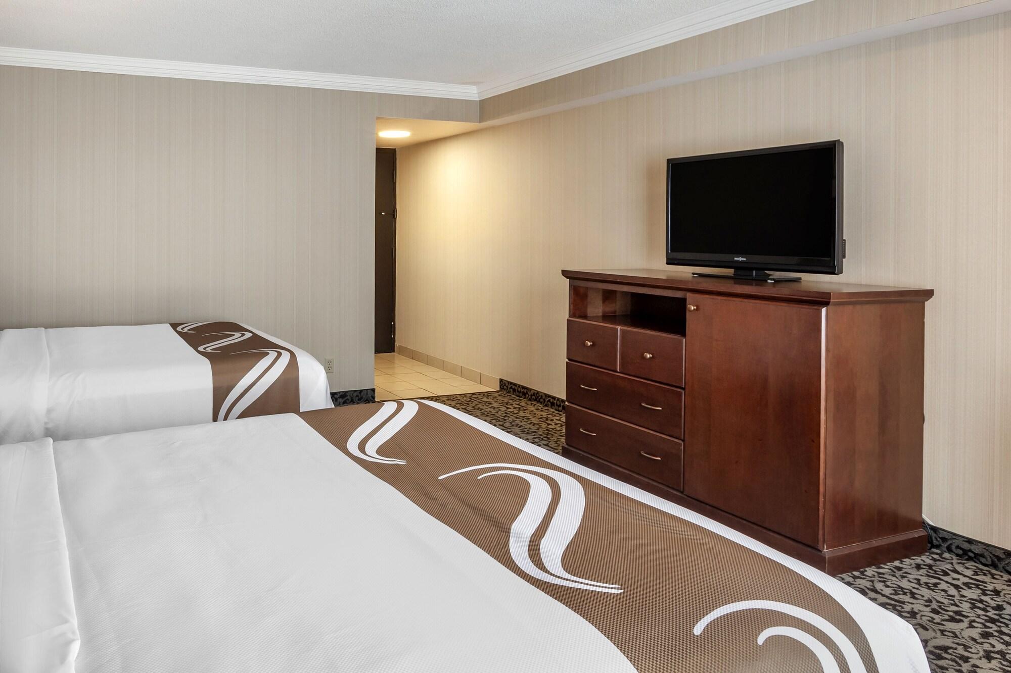 Quality Inn & Conference Centre Мидланд Екстериор снимка
