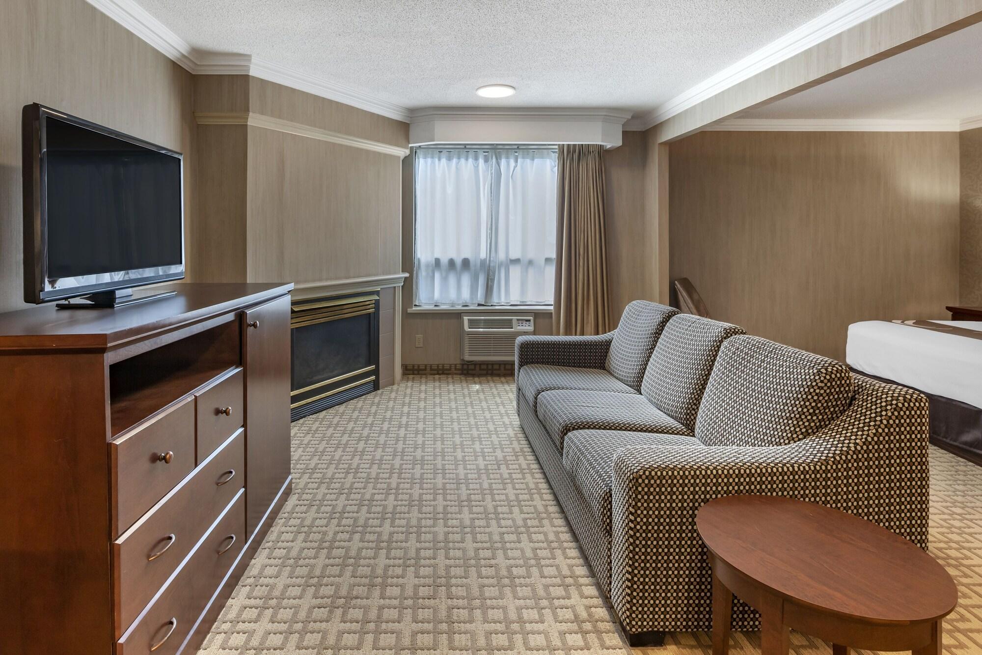 Quality Inn & Conference Centre Мидланд Екстериор снимка